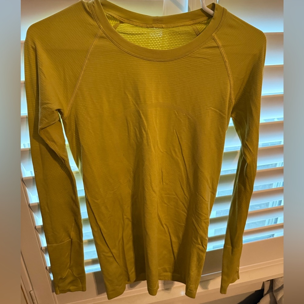Size 6 Swiftly Tech Long Sleeve
